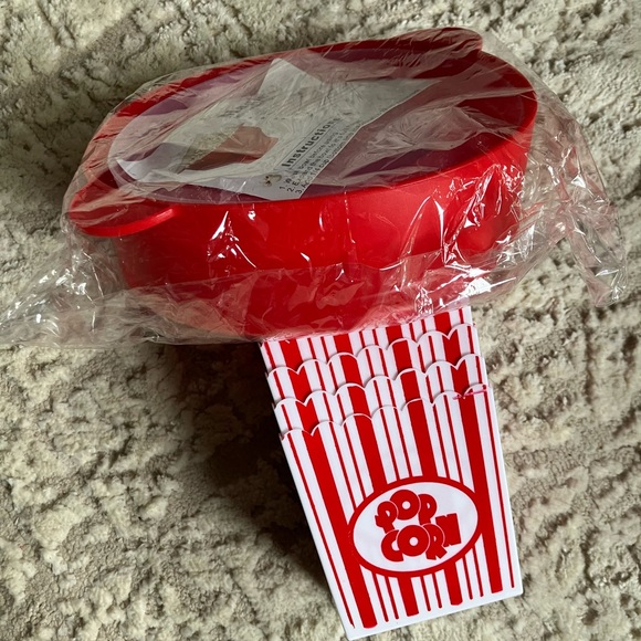 NEW!! Collapsible Silicone Microwave Hot Air Popcorn Popper Bowl with Lid-Red - Picture 8 of 9